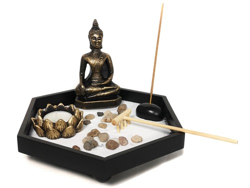Zen garten mit buddhafigur - zen-garten,